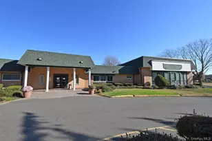 301 Artist Lake Dr, Middle Island, NY 11953 - Photo 31