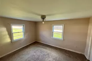 647 S Drury Ln, Rock Tavern, NY 12549 - Photo 11