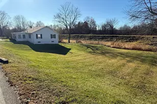 647 S Drury Ln, Rock Tavern, NY 12549 - Photo 17