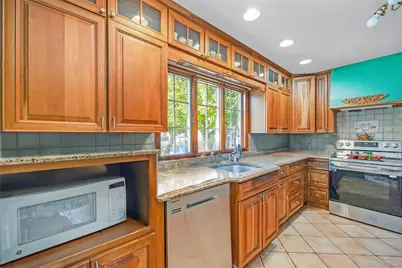 18 Atlantic Avenue, East Moriches, NY 11940 - Photo 11