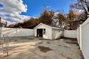 169-34 144th Rd, Jamaica, NY 11434 - Photo 17