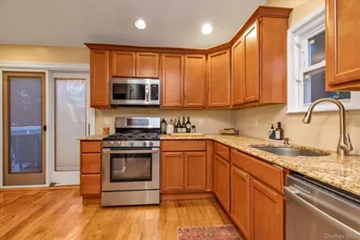 29 Orleans Road, Valley Stream, NY 11581 - Photo 9