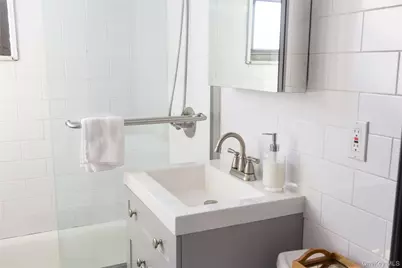 163-62 Willets Point Boulevard #Upper, Whitestone, NY 11357 - Photo 17