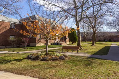 163-62 Willets Point Boulevard #Upper, Whitestone, NY 11357 - Photo 5