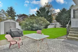 2203 Washington St, Merrick, NY 11566 - Photo 7