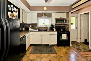 465 Wellwood Dr, Shirley, NY 11967 - Photo 5