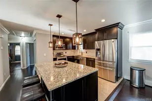 27 Manchester Rd, Huntington, NY 11743 - Photo 3