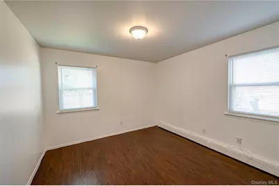 27 Manchester Road, Huntington, NY 11743 - Photo 17