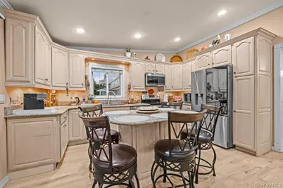 26 W 11th Street, Huntington Station, NY 11746 - Photo 11