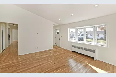 7 Stephen Drive, Farmingdale, NY 11735 - Photo 9