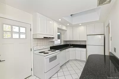 7 Stephen Drive, Farmingdale, NY 11735 - Photo 11