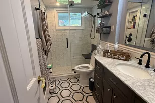 6 Lee Pl, Old Bethpage, NY 11804 - Photo 9