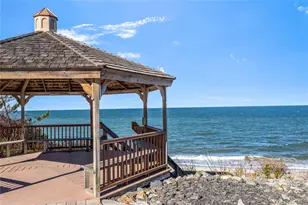 8 Hill Dr, Riverhead, NY 11901 - Photo 13