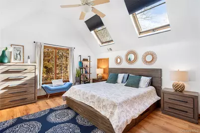 8 Hill Drive, Riverhead, NY 11901 - Photo 9