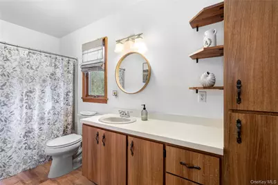 8 Hill Drive, Riverhead, NY 11901 - Photo 5