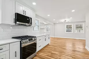 41 Leyden St, Huntington Station, NY 11746 - Photo 15