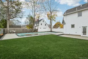 41 Leyden St, Huntington Station, NY 11746 - Photo 29