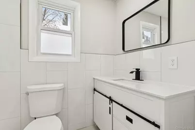 41 Leyden Street, Huntington Station, NY 11746 - Photo 17