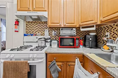 170 Soundview Avenue, Bronx, NY 10473 - Photo 5