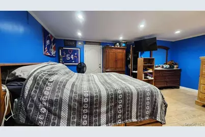 11516 Poppenhusen Avenue, College Point, NY 11356 - Photo 9