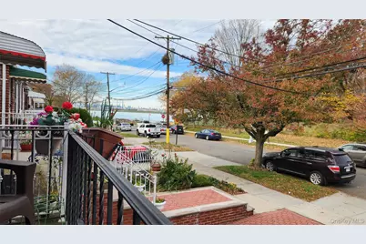 11516 Poppenhusen Avenue, College Point, NY 11356 - Photo 5