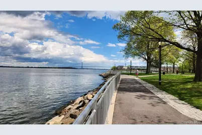 11516 Poppenhusen Avenue, College Point, NY 11356 - Photo 25