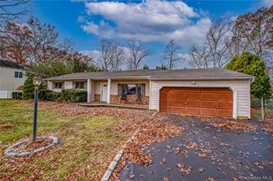 4 Debra Dr, Nesconset, NY 11767 - Photo 3