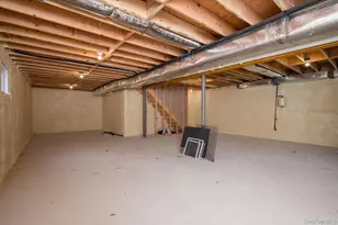 15 Dubois Ave, Amityville, NY 11701 - Photo 23