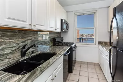 2400 Johnson Avenue #11K, Bronx, NY 10463 - Photo 9