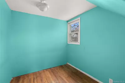 6 Dunwoodie Avenue, West Islip, NY 11795 - Photo 9