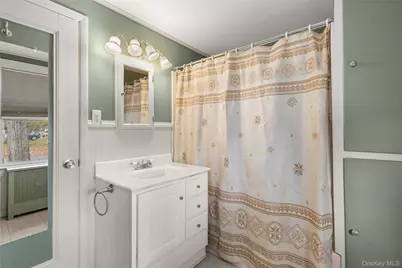 6 Dunwoodie Avenue, West Islip, NY 11795 - Photo 13