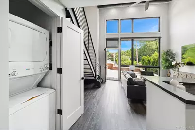 172 E Prospect Avenue #203, Mamaroneck, NY 10543 - Photo 3