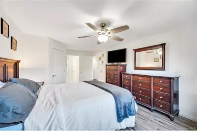 156 Ashley Court, Central Islip, NY 11722 - Photo 23