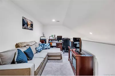 156 Ashley Court, Central Islip, NY 11722 - Photo 11