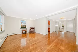 20 Toehee Pl, Islip, NY 11751 - Photo 3