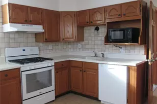 35 Taylor Ave, Poughkeepsie, NY 12601 - Photo 5