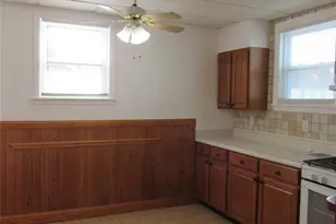 35 Taylor Ave, Poughkeepsie, NY 12601 - Photo 7