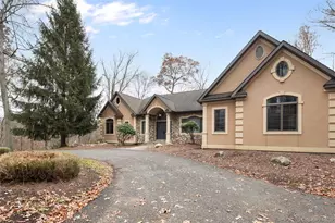 16 S de Baun Ave, Airmont, NY 10901 - Photo 7