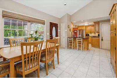 25 Foxwood Road, West Nyack, NY 10994 - Photo 3