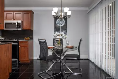 16 Garfield Avenue #28-b, Sayville, NY 11782 - Photo 3