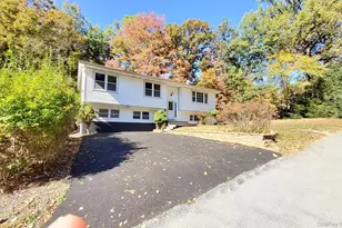 3 Carroll Dr, Woodbury, NY 10930 - Photo 3