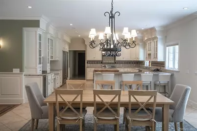 10 Emerson Court, Hampton Bays, NY 11946 - Photo 5