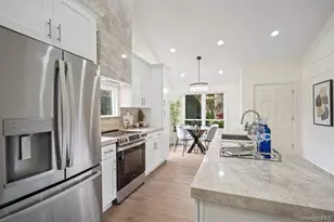 1 Stanford Ct, Wantagh, NY 11793 - Photo 5