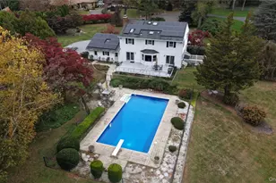 12 Briarwood Ct, Saint James, NY 11780 - Photo 5