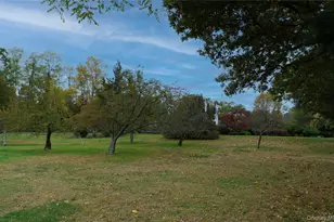 12 Briarwood Ct, Saint James, NY 11780 - Photo 13