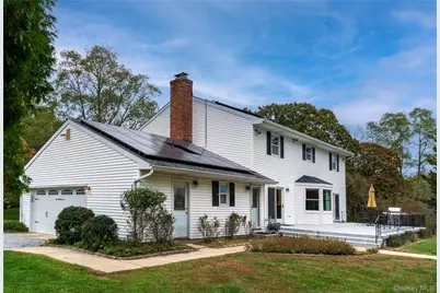 12 Briarwood Court, Saint James, NY 11780 - Photo 9