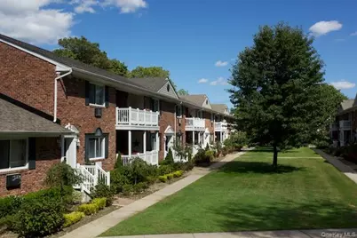 16 Garfield Avenue #34-B, Sayville, NY 11782 - Photo 1