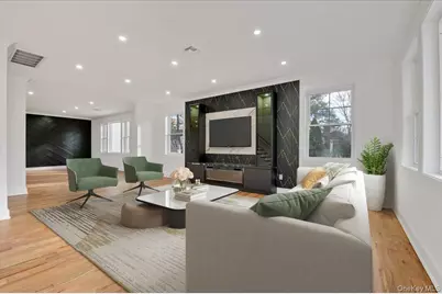 1130A Carlls Straight Path, Dix Hills, NY 11746 - Photo 9