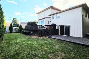 34 Melanie Ln, Syosset, NY 11791 - Photo 25