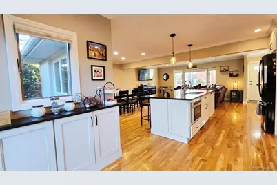 34 Melanie Lane, Syosset, NY 11791 - Photo 7